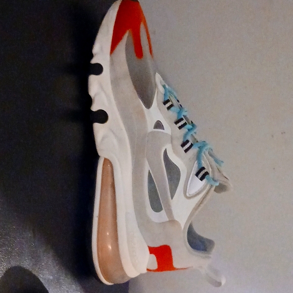 Nike Shoes - Nike air max270 react